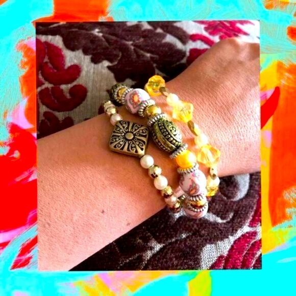 NWOT. Set of 3 Beautiful Bracelets. - Picture 1 of 5
